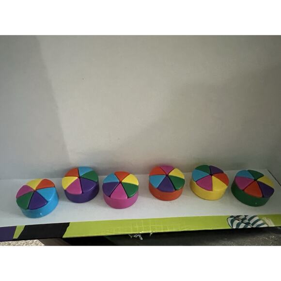 Trivial Pursuit 2000s COMPLETE 2016 Hasbro Gaming Pop Culture Collectible Game - Picture 6 of 11